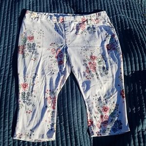 Terra & Sky Floral print Capris jeggings size 3X